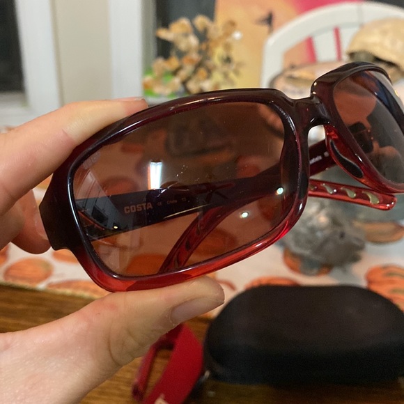 Red Costa Isabella - Picture 6 of 7